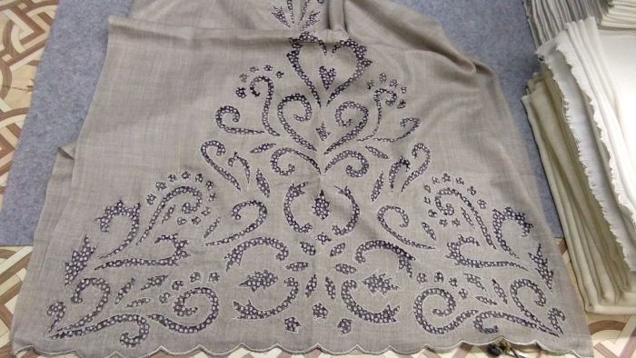 Cut Work Fine Wool Stole 02