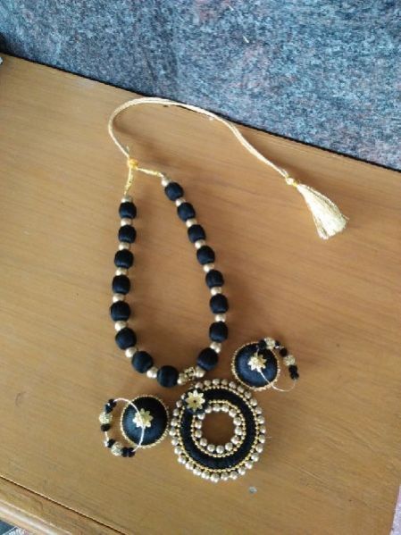 Silk Thread Necklace Set 01