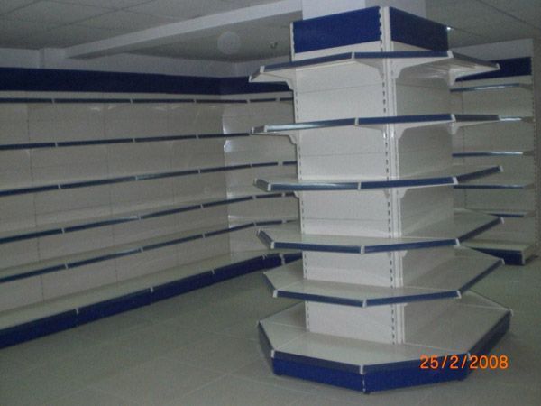 Center Pillar Display Rack 01
