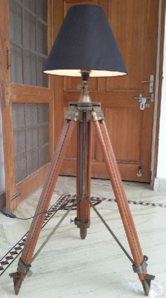 CISLT - 002 Tripod Shade Lamp