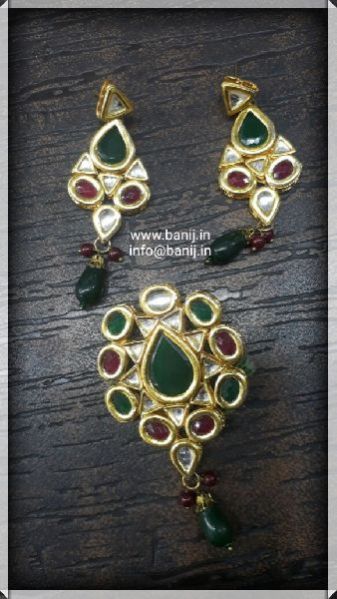 Kundan Pendant & Earring Set 01