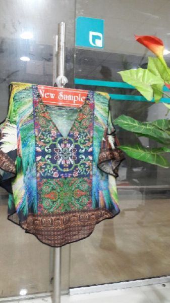 Ladies Kashmiri Kaftan 01