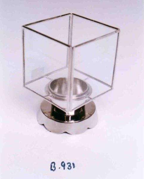 B-931 Candle Holder