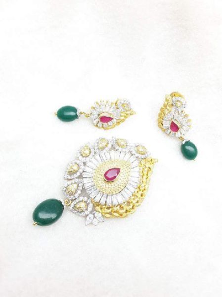 Gold Ladies Pendant 12