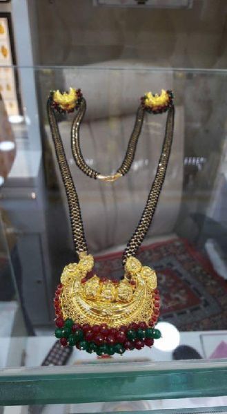 Gold Ladies Pendant 17