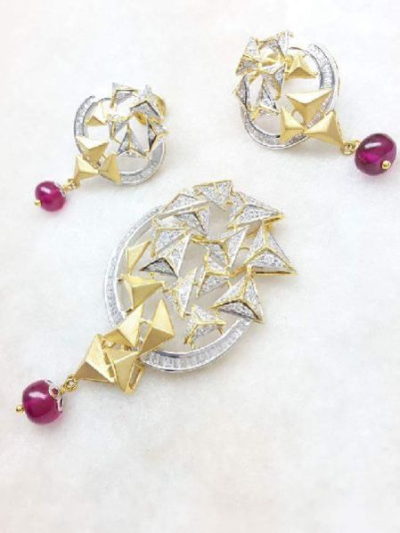 Gold Ladies Pendant 20