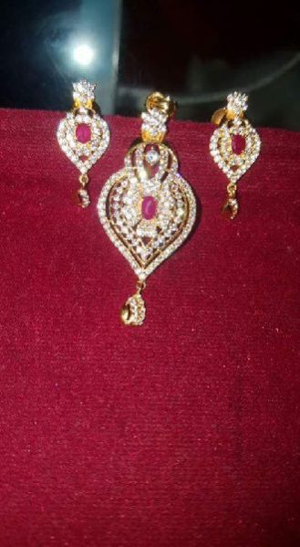 Gold Ladies Pendant 24