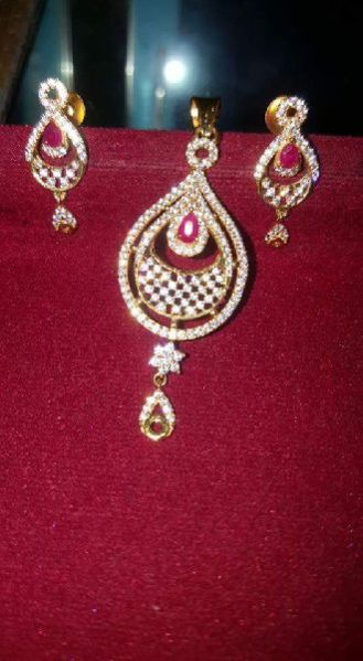 Gold Ladies Pendant 26