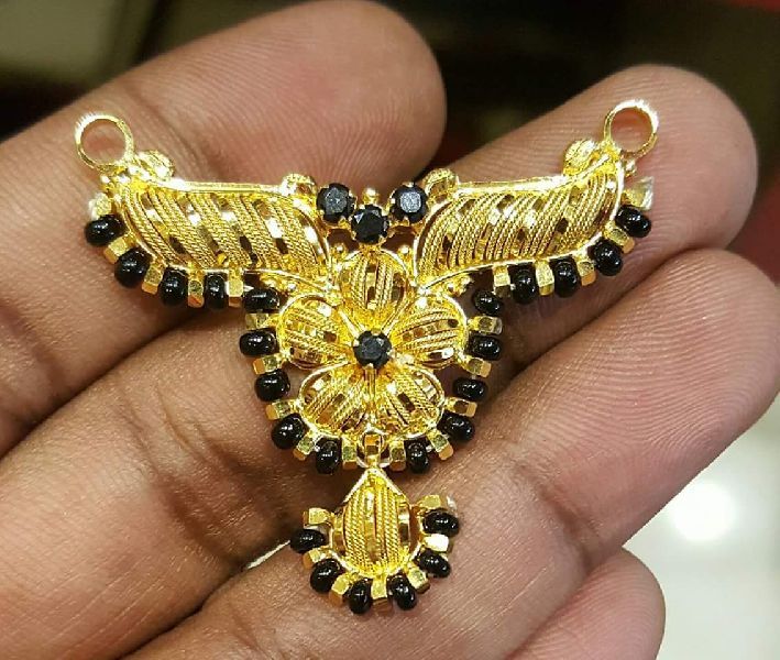 Gold Ladies Pendant 31