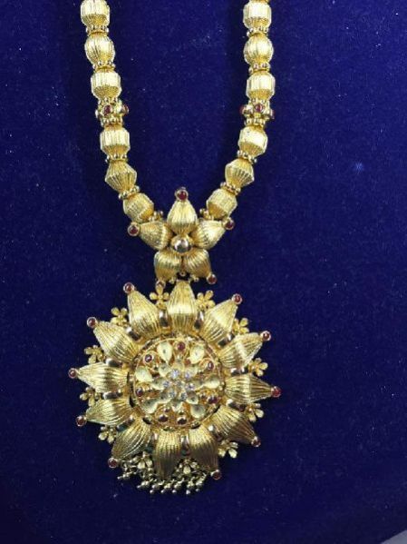 Gold Ladies Pendant 33