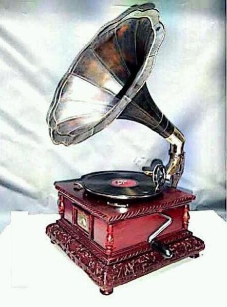 Gramophone 02