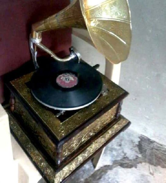 Gramophone 05