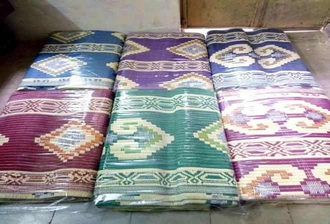 9X12 Multi Cross Plastic Mats 07