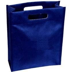 Non Woven D-Cut Bags 01