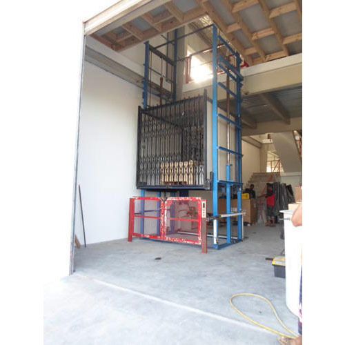 Commercial Hydraulic Goods Lift 02