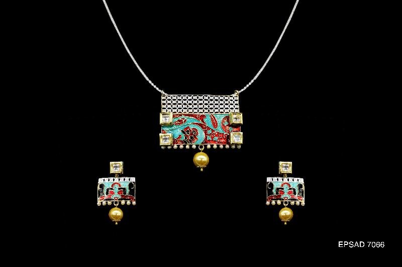 Ethnic Pendant Set 02