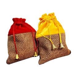 Drawstring Jewelry Pouch 03