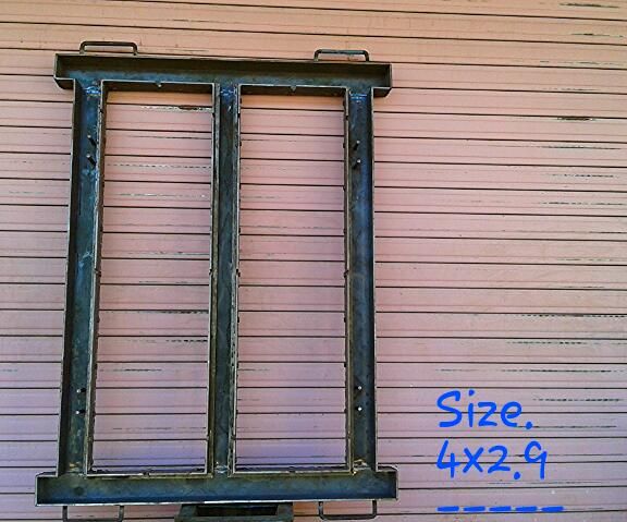 Iron Window Frame 06