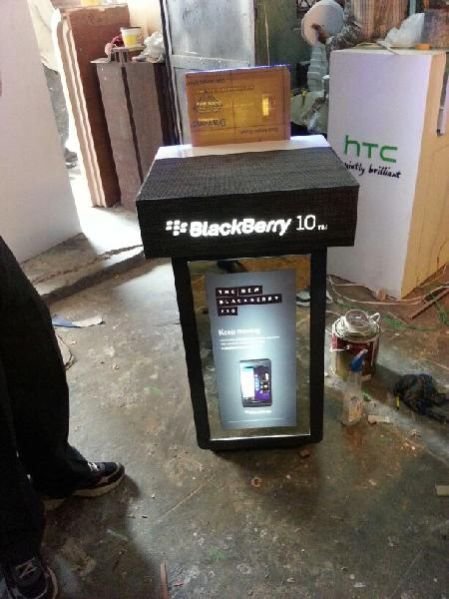 Mobile Phone Display Counter 01