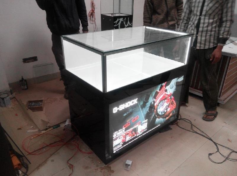 Watch Display Counter 03