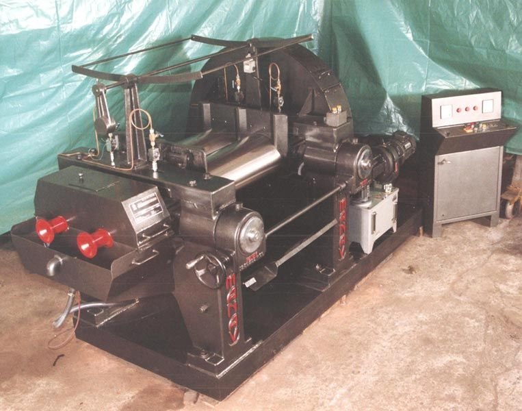 2)-12 X 30 Regular Mill with Automatic Nip Adjustment