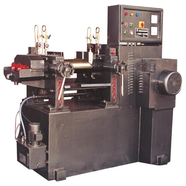 Lab Mill 6 x 15 with Chilled Roll