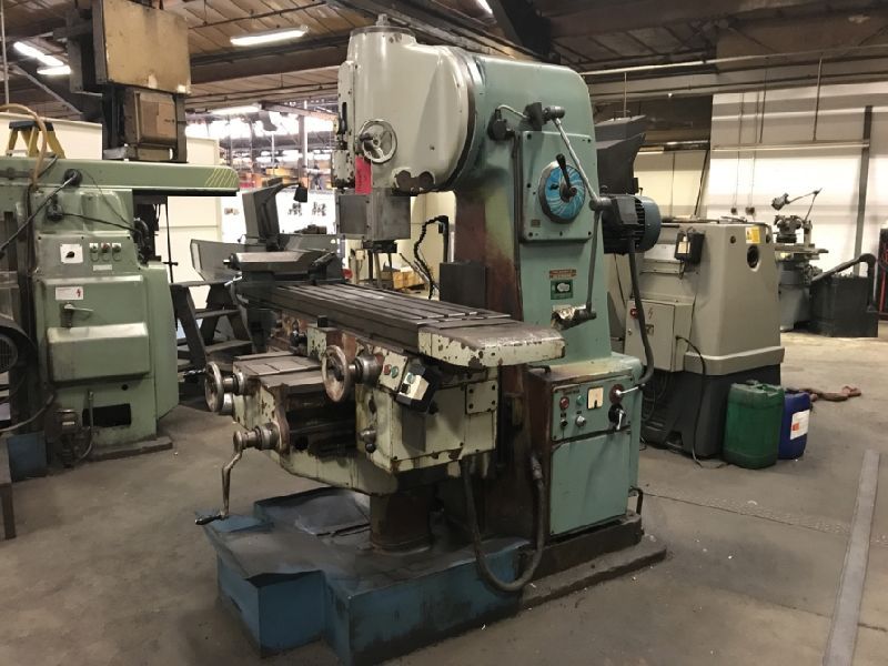 TOS Vertical Milling Machine 01