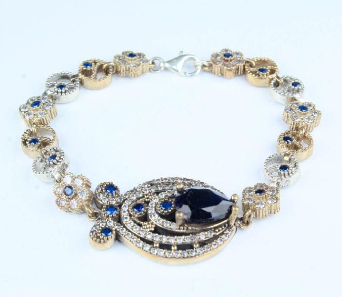 Victorian Jewellery (Image 03)