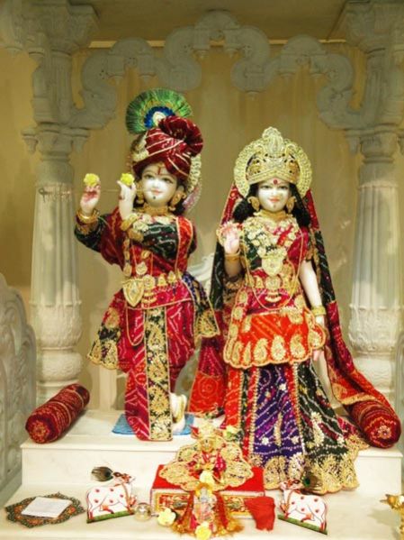 Radha Krishna Statues
