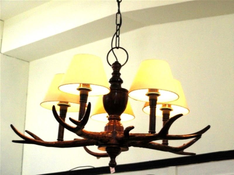 Antler Chandelier 01