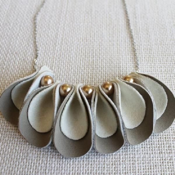 Ladies Leather Necklace 02