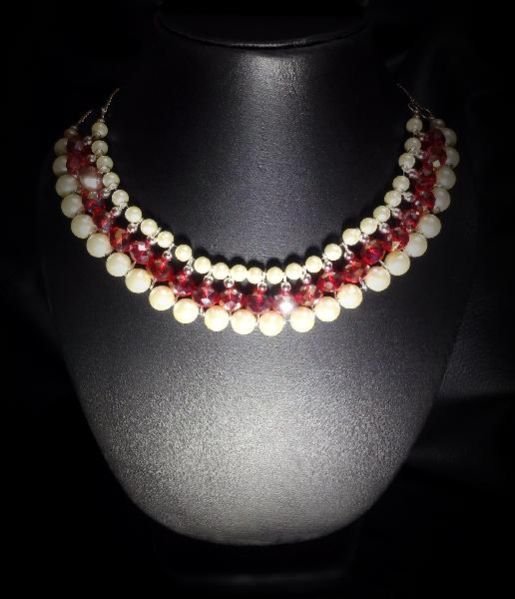 Coloured Pearl Necklace 01