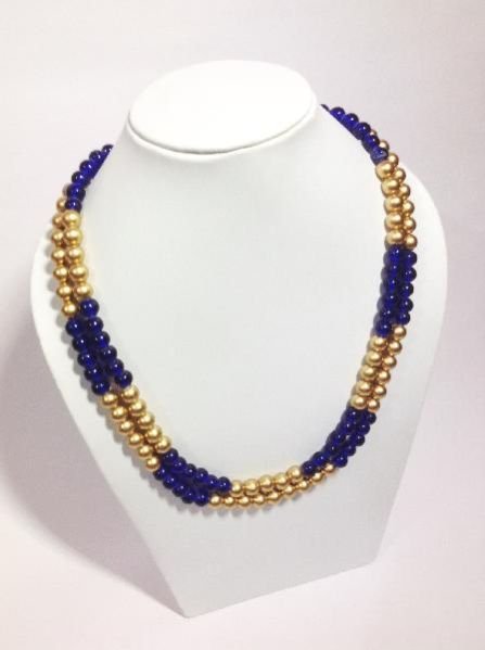 Coloured Pearl Necklace 02