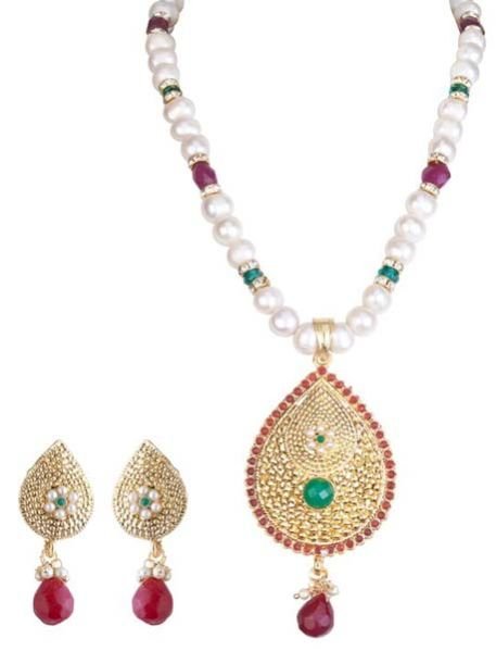 Pearl Pendant Set 13