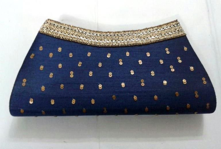 Embroidered Clutch 02