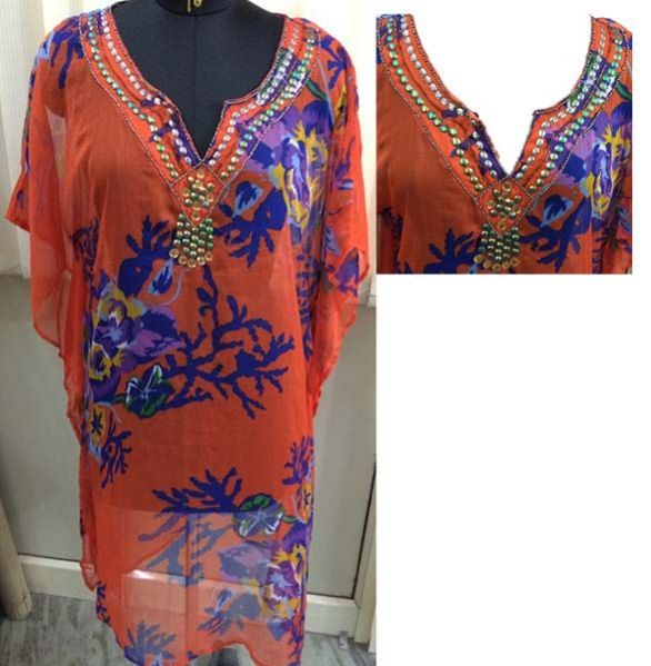 Ladies Poncho (G 4028)