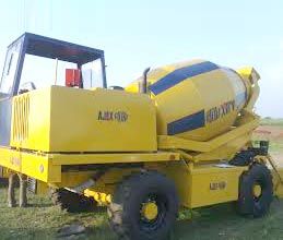 Self Loading Mobile Concrete Mixer