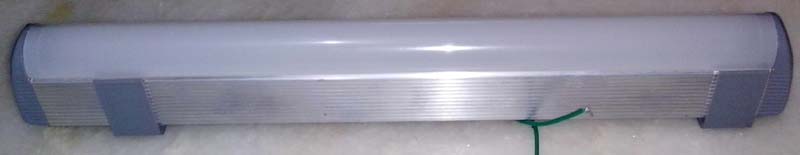 8 Watt 800 lumen Everlight LED Tubelight