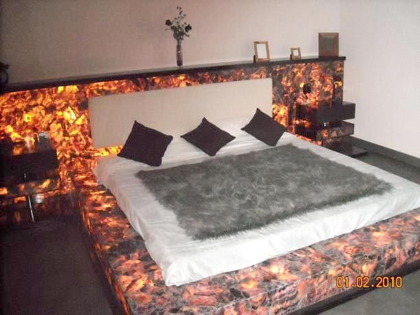 Yellow Agate - Exclusive Bed