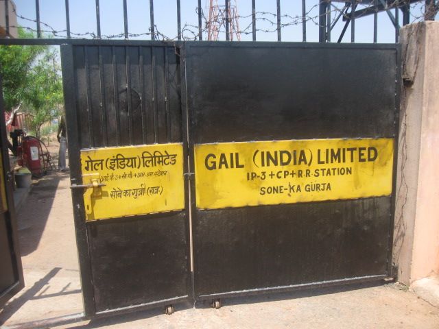 Solar Power Plant Installation 04