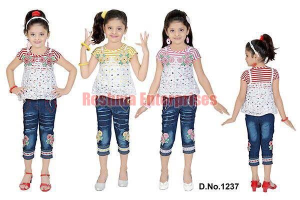 Girls Denim Capris (D.No. : 1237)