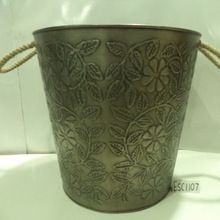 Leaf Embossed Pot