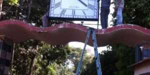 7.5 Feet Tower Clock