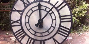 9 Feet Auto-reset Clock