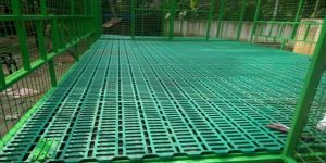 PP Floor Elevated Goat Shed Construction Services