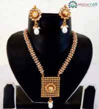 Wedding Wear Pearl Necklace Set