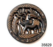 WOODEN ROUND KEY HANGER