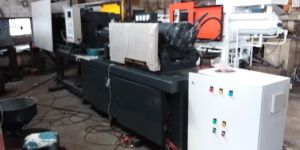 Plastic Injection Moulding Machine