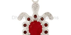 Turtle Design Fashion Pendant