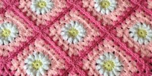Vintage Small Daisy Squares Handmade Knitted Crochet Cotton Blanket